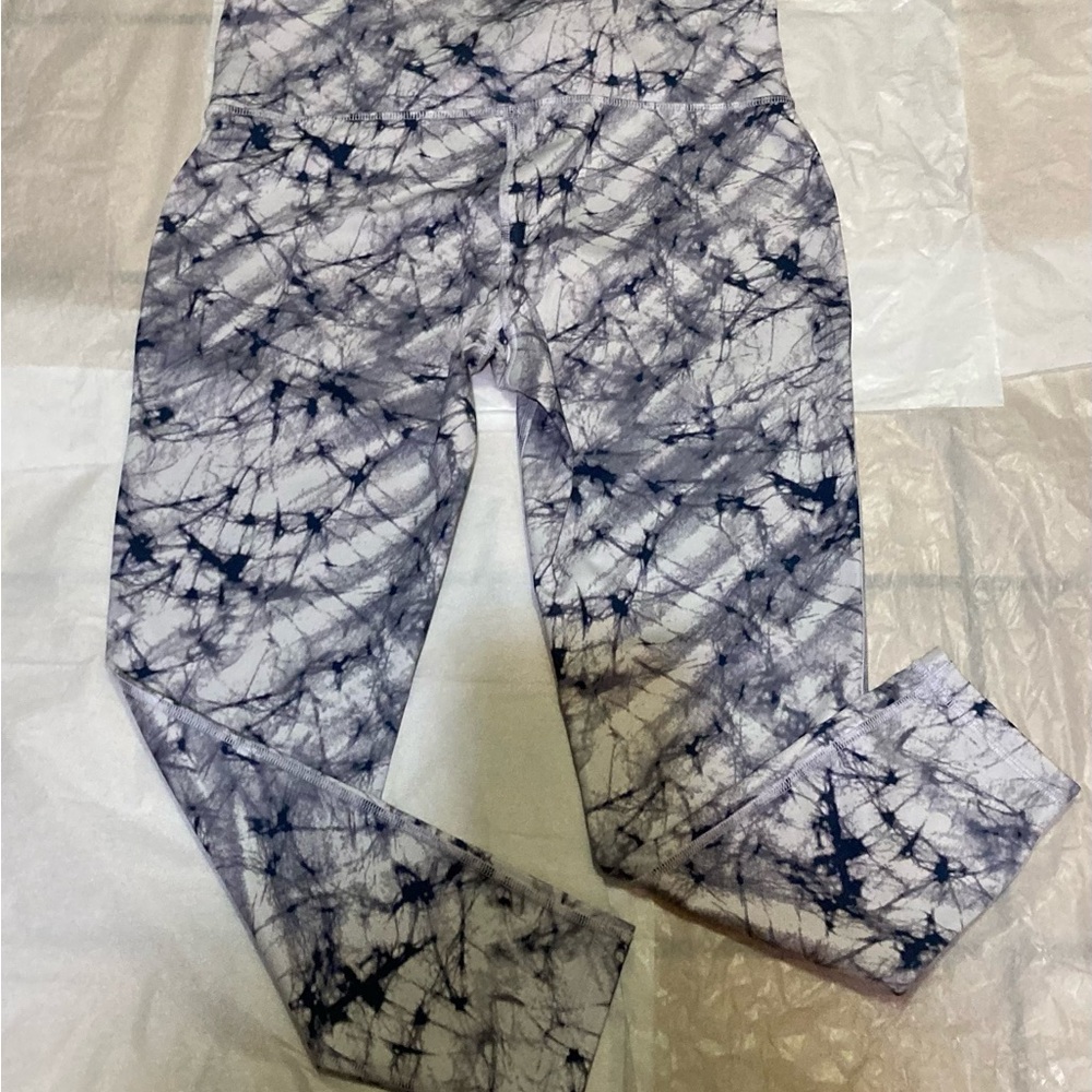 Tie-Dye Patterned ankle Leggings - Picture 3 of 7